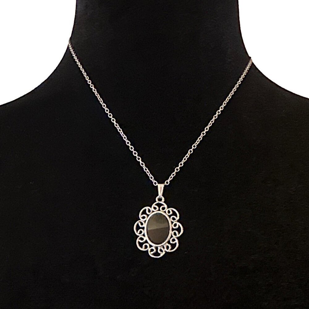 Vintage Sarah Coventry Pendant Necklace Silver Tone 18 Inch Length